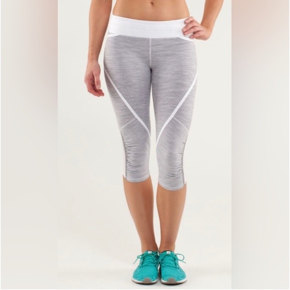 Lululemon legging capris - Picture 1 of 7